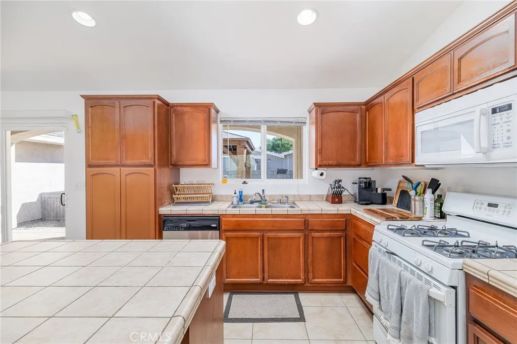 15840 Clearwater, Palm Springs, California 92262 home-pic-10